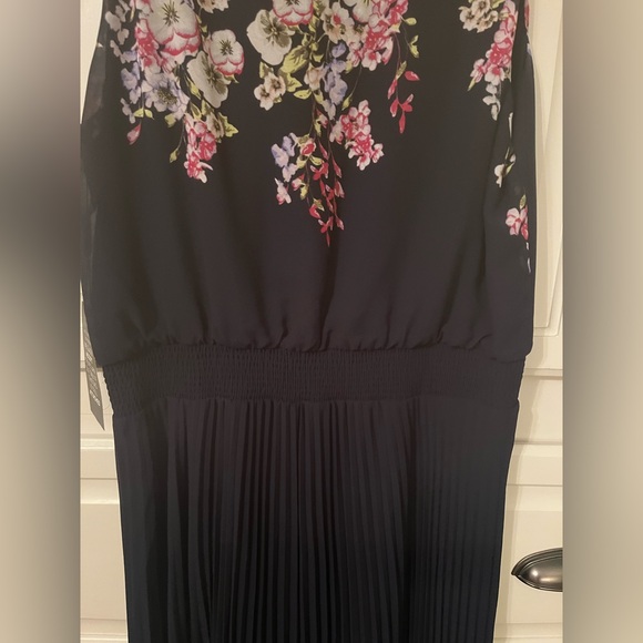 White House Black Market Sleeveless Smocked V-Neck Pleated Midi Dress - Picture 11 of 13